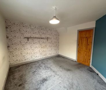 3 bedroom end of terrace house to rent - Photo 4
