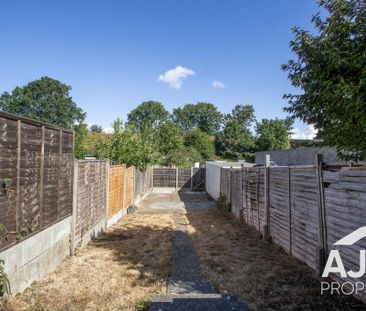 2 bedroom terraced house to rent - Photo 4