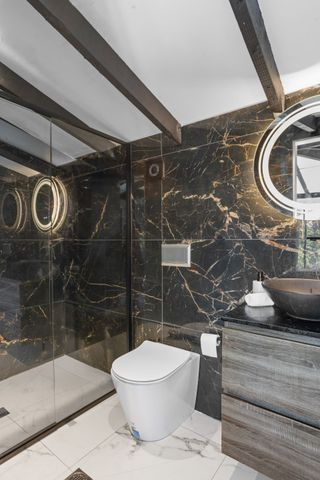 Resort-Style Family Home - Photo 3