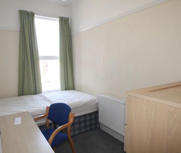 6 bedroom terraced house to rent - Photo 1