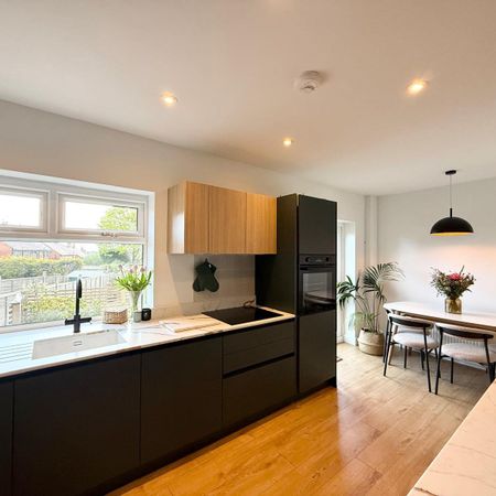 3 bedroom semi-detached house to rent - Photo 4