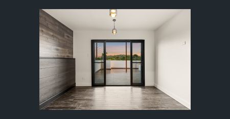 Luxury Penthouse in Greenslopes, Pool Maintenance Included - Photo 3