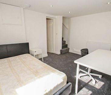 3 bedroom terraced house to rent - Photo 6