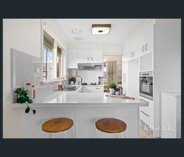 Comfort and Convenience in Highvale Secondary Zone - Photo 5