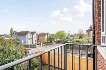 3 bedroom flat to rent - Photo 5