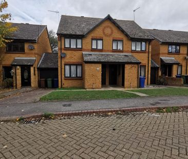 3 bedroom semi-detached house to rent - Photo 2