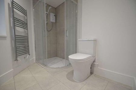 Marlborough Road, Ashford, TW15 - Photo 5