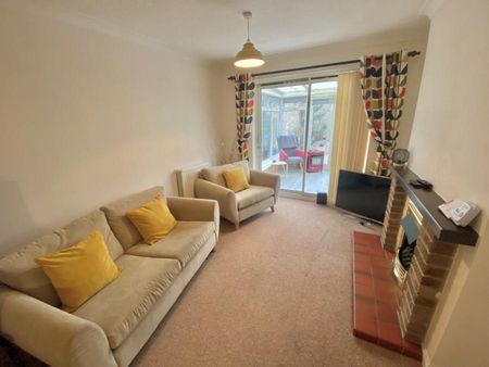 Manchester Way, Grantham, NG31 - Photo 2