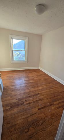 For Lease - 565 Fitch Street, Welland, Ontario - Photo 3