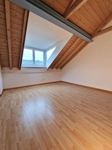 Helle 3.5-Zimmer-Dachwohnung mit zwei Balkonen - Foto 5