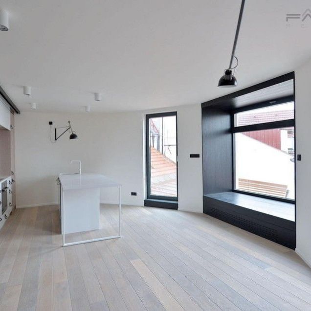 Pronájem bytu 2+kk 60 m², náměstí Jiřího z Poděbrad , Praha - Photo 1