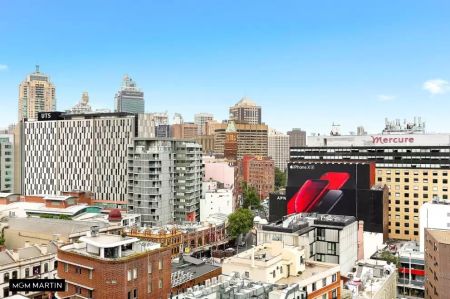 MGM MARTIN - TWO BEDROOM APARTMENT - Photo 3