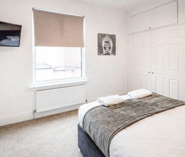 3 bedroom terraced house to rent - Photo 4