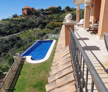 Detached Villa · El Rosario - Photo 4