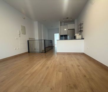 Alquiler de piso en Calle Martínez de la Rosa - Photo 4