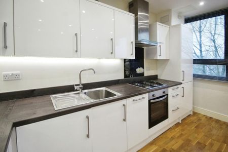 2 bedroom apartment to rent - Photo 4