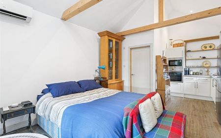 Effingham Common, Effingham, Leatherhead, Surrey, KT24 - Photo 5