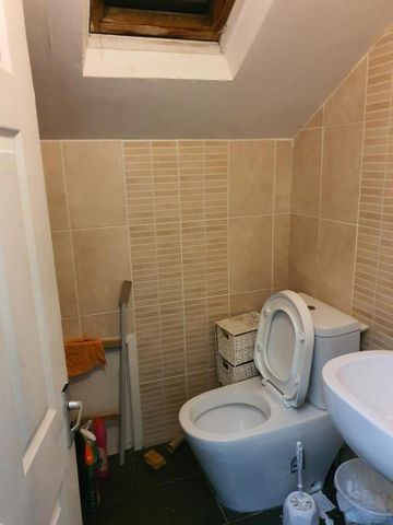 6 bedroom terraced house to rent - Photo 4