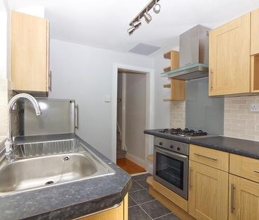 2 bedroom terraced house to rent - Photo 2