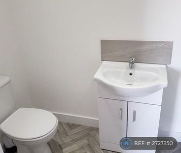 1 bedroom in a house share to rent - Photo 6