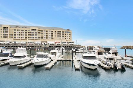 Large Four Bedroom family Home in Perfect Location - Photo 4