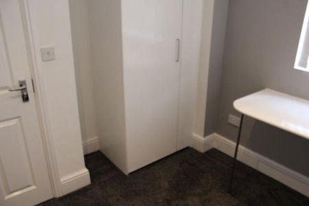 7 bedroom house to rent - Photo 3