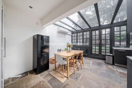 3 bedroom semi-detached house to rent - Photo 5