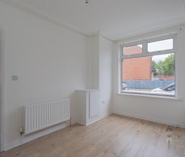 35 Rosebery Road, Belfast, BT6 8JA - Photo 2