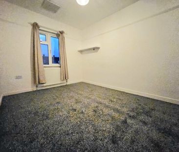 3 Bed Terraced House, Warren Road, LU1 - Photo 1