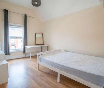Bedroom House, Nicander Road, L18 - Photo 6