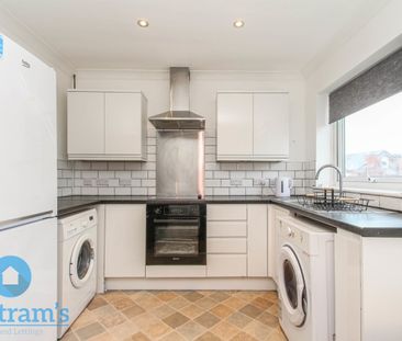 3 bed Flat for Rent - Photo 5