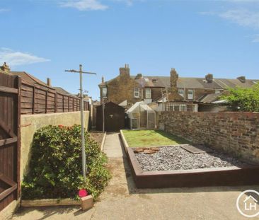1 bedroom flat to rent - Photo 6
