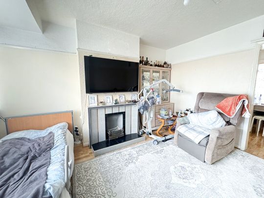 2 Bed Terraced House, Ingleton Road, N18 - Photo 1