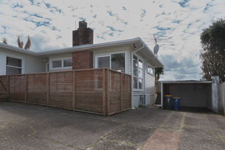 Smart Stylish Home on Sycamore Dr - Photo 5
