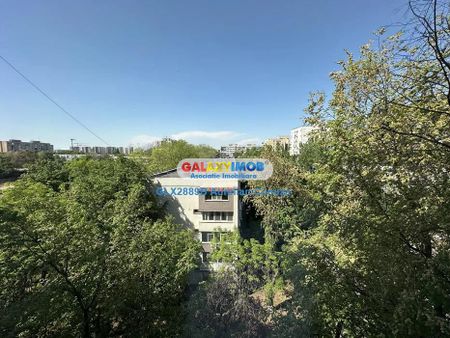 Inchiriere apartament 4 camere nemobilat Romancierilor - Photo 2