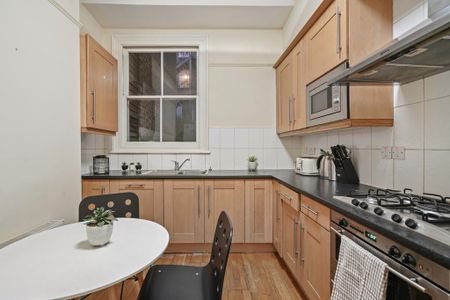 1 bedroom in a house share to rent - Photo 4