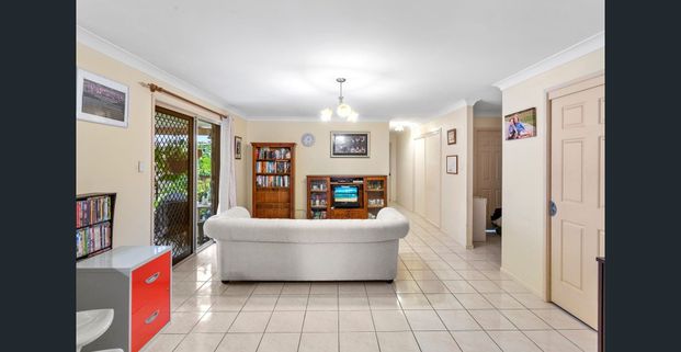 Lowset 4 bedroom home with pool! - Photo 1