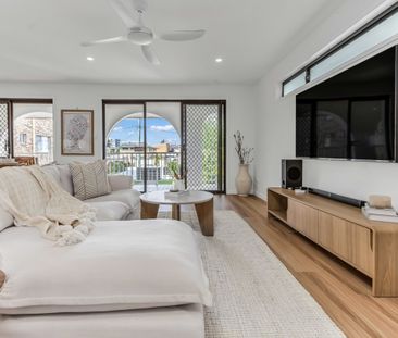 TWO FURNISHED APARTMENTS IN CENTRAL TWEED HEADS - Photo 1