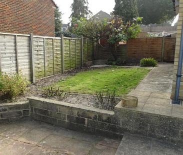 4 bedroom semi-detached house to rent - Photo 4