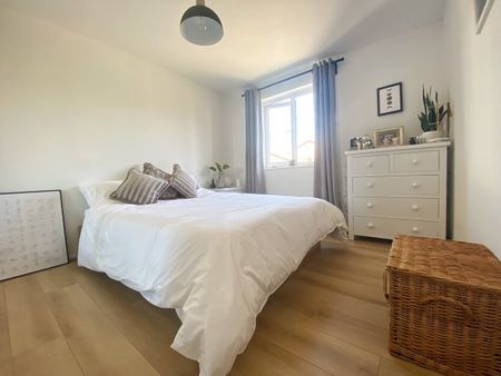 2 Bed Flat, Bridge Meadows, SE14 - Photo 2