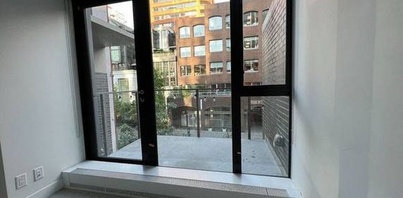 $2,250 / 1br - Central Downtown Vancouver 1bd + 1 PARKING + 1den - Photo 2