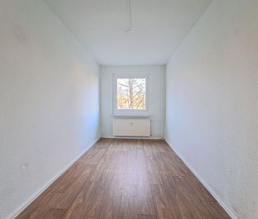 Großes Wohnzimmer + offener Grundriss + modernes Bad - Photo 1