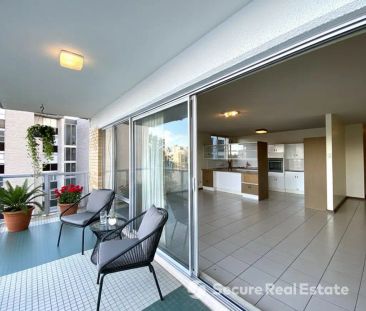 “SPACIOUS 2 BEDROOM UNIT WITH STUNNING RIVER AND CITY VIEWS” - Photo 3