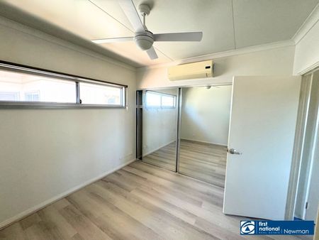 4 BED 2 BATH, PERFECT COMPANY HOUSE - Photo 4