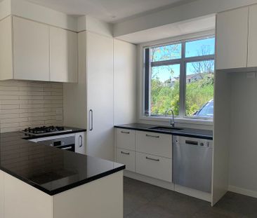 Modern sunny townhouse in central Whitby - Photo 6