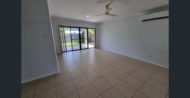 Spacious Villa - Perfect Location! - Photo 1