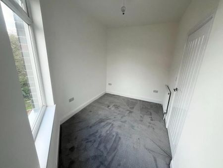 3 bedroom end of terrace house to rent - Photo 3