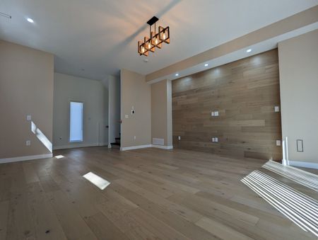 For Lease - 46 Valley Road, Whitchurch-Stouffville, Ontario - Photo 2