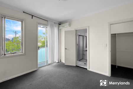 Spacious townhouse with lots to offer - Photo 2