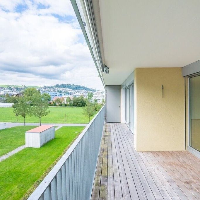 Schöne und moderne Wohnung in Kriens - Photo 1